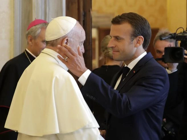 Macron na Papinoj misi: Idem kao predsjednik države, a ne katolik