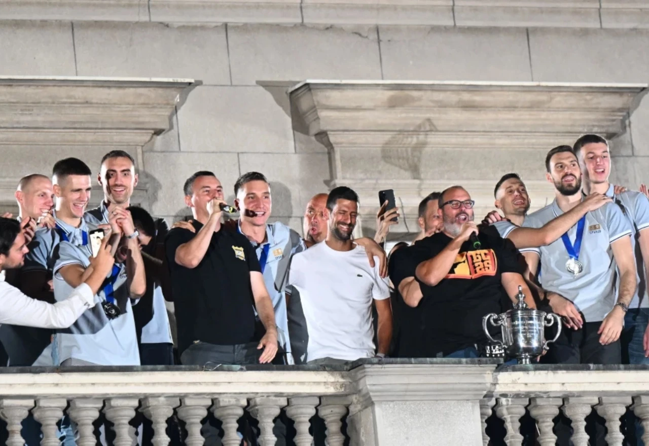 Luda zabava u susjedstvu: Jokić bez majice, zaplesao i Đoković