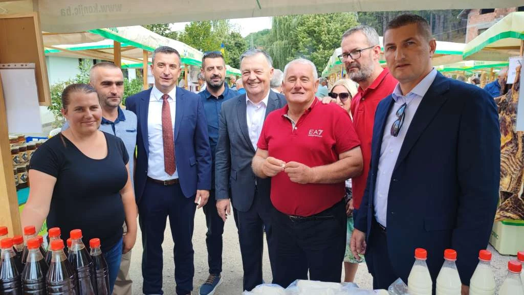 Veliki broj izlagača na sajmu 'Dani poljoprivrede Grada Konjica'