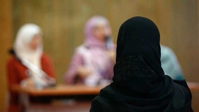 Francuske škole poslale kući djevojčice u muslimanskoj odjeći