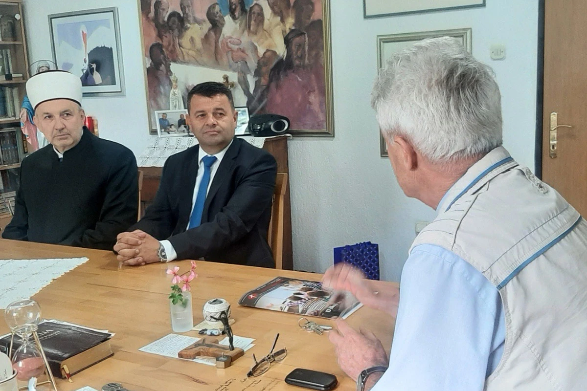 Ministar u Kaknju osudio napad na župnika