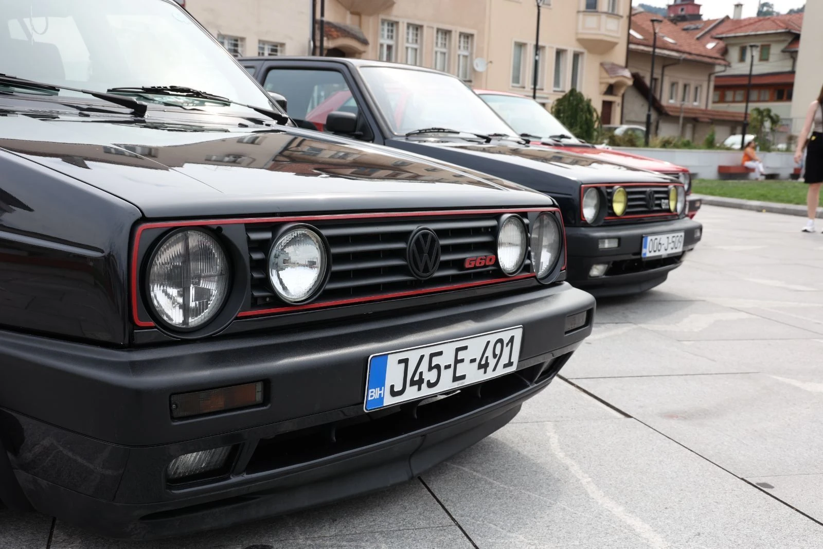 Građani i gosti Sarajeva uživaju u izložbi automobila ''Golf Fest 2023''