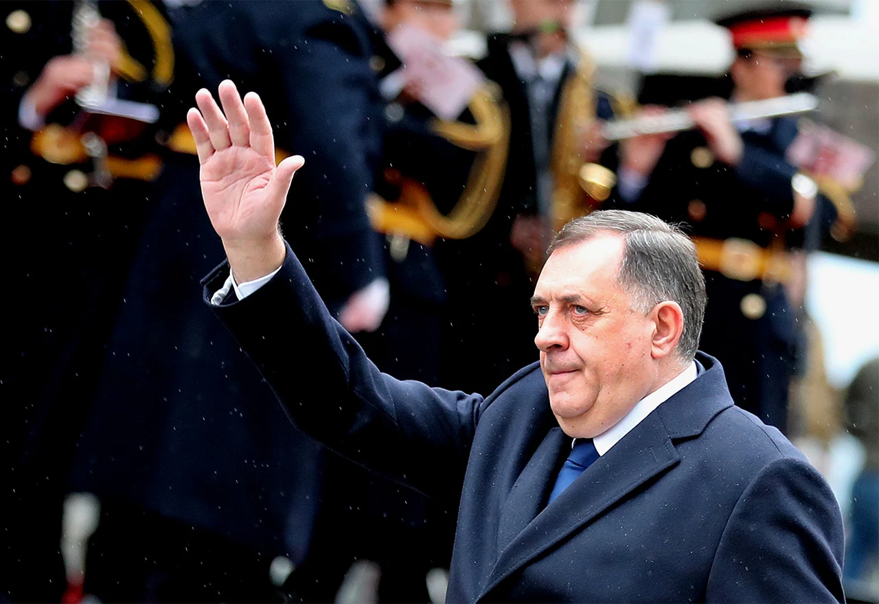 Dodik: Crnadak, čučni, u velikoj si nuždi