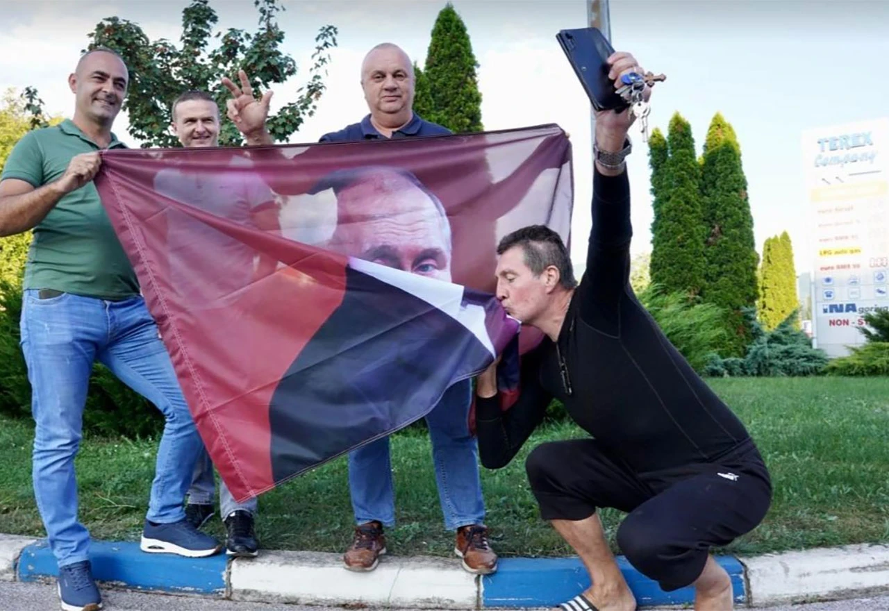 Putinova slika na prosvjedu Dodikovih pristalica u Sarajevu