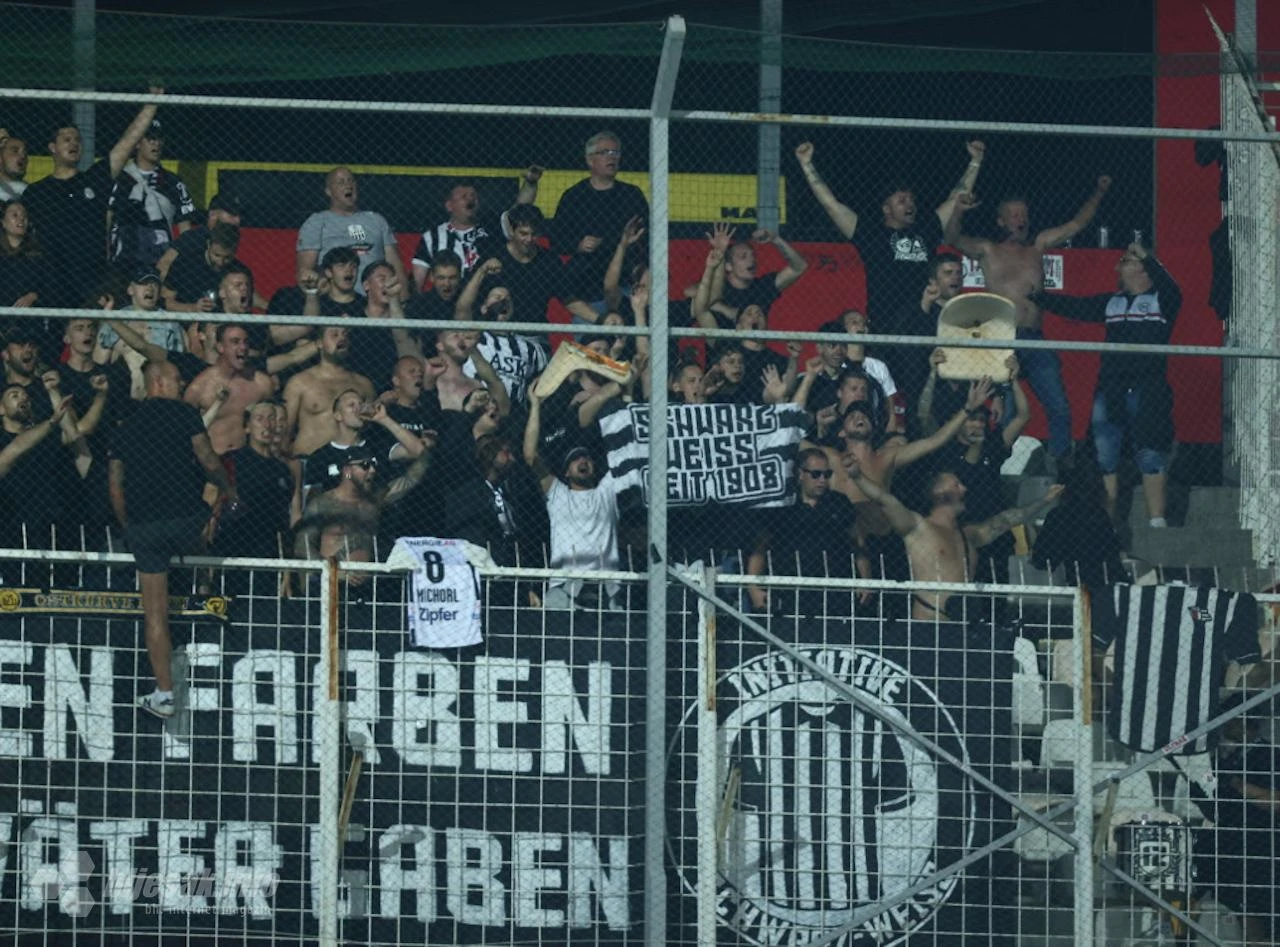 FOTO | Huligani iz Austrije kidaju stolice i demoliraju tribine Zrinjskog