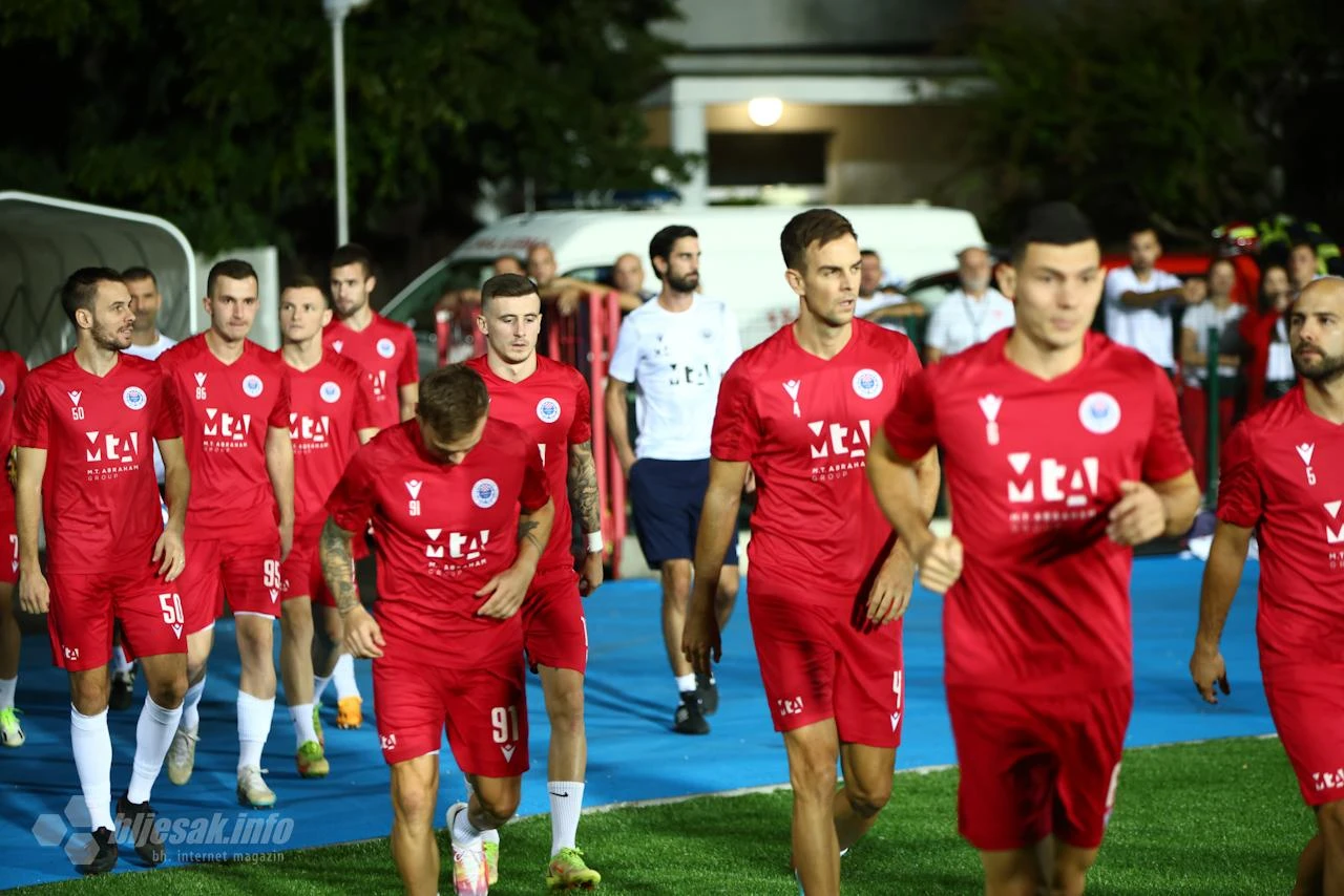 FOTO | Dobra atmosfera među Plemićima na zagrijavanju