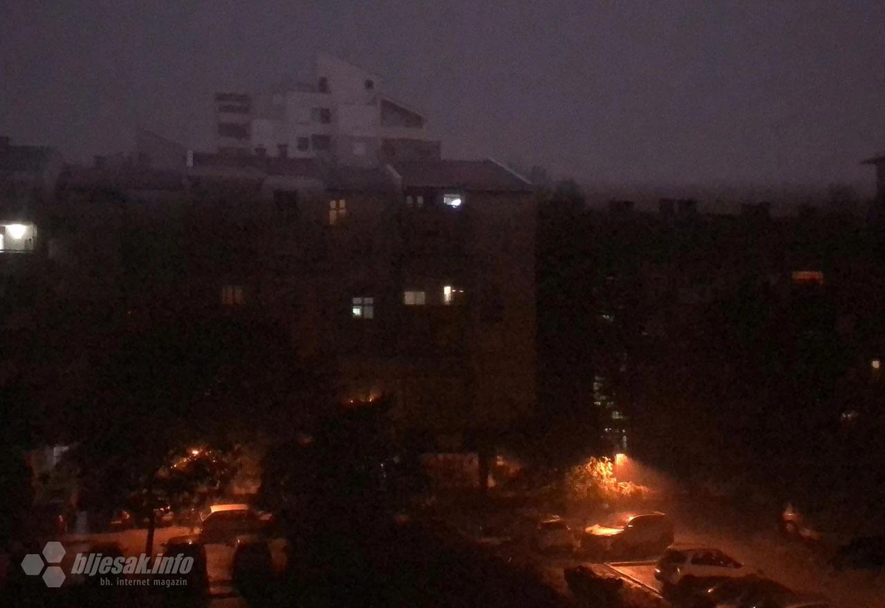 VIDEO | Olujno nevrijeme praćeno grmljavinom zahvatilo Mostar