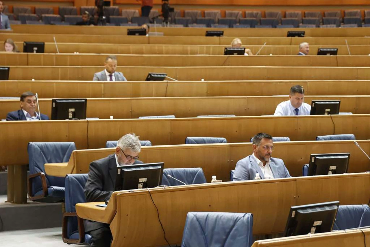 Usvojeni zakoni o strancima i vinu