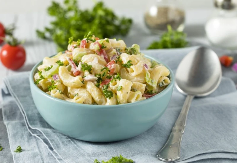 Osvježavajuća salata s tjesteninom