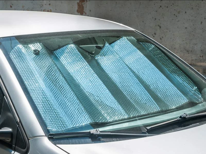 Kako se boriti protiv visokih temperatura u kabinama (parkiranih) automobila