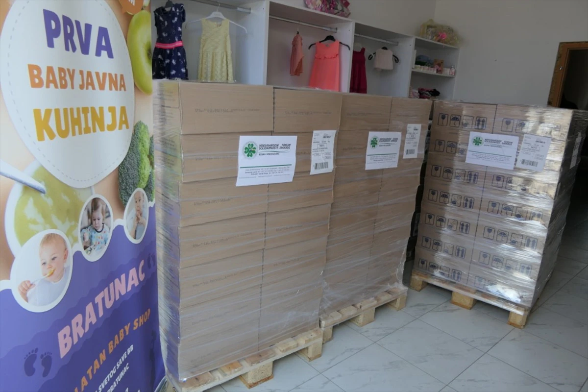1.300 kilograma hrane i 2.000 komada odjeće za Baby javnu kuhinju