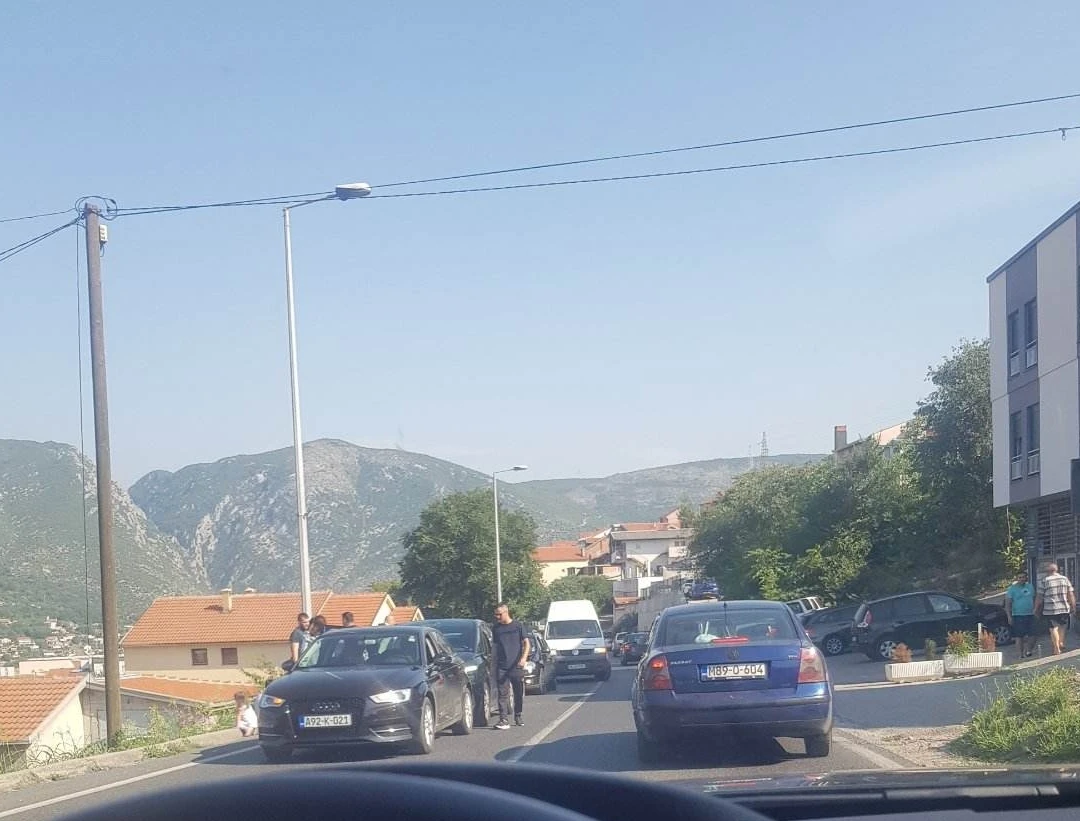 Još jedan lančani sudar na M-17 - Sudarila se četiri vozila