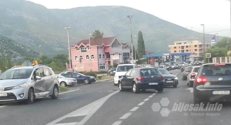 Mostar: Poznata raskrsnica i nova prometna nezgoda