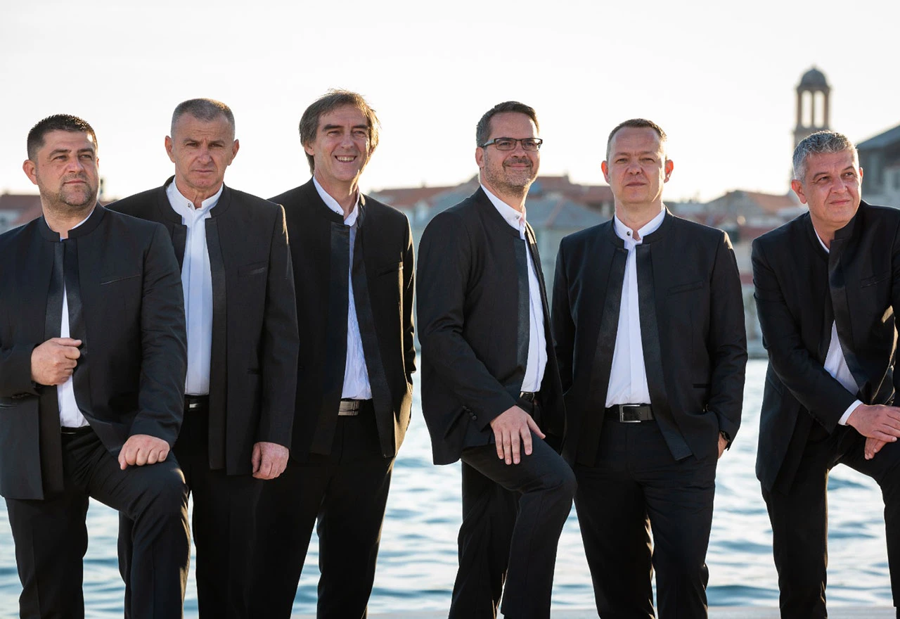 Klapa Cambi večeras prvi put pred publikom u amfiteatru Herceg etno sela