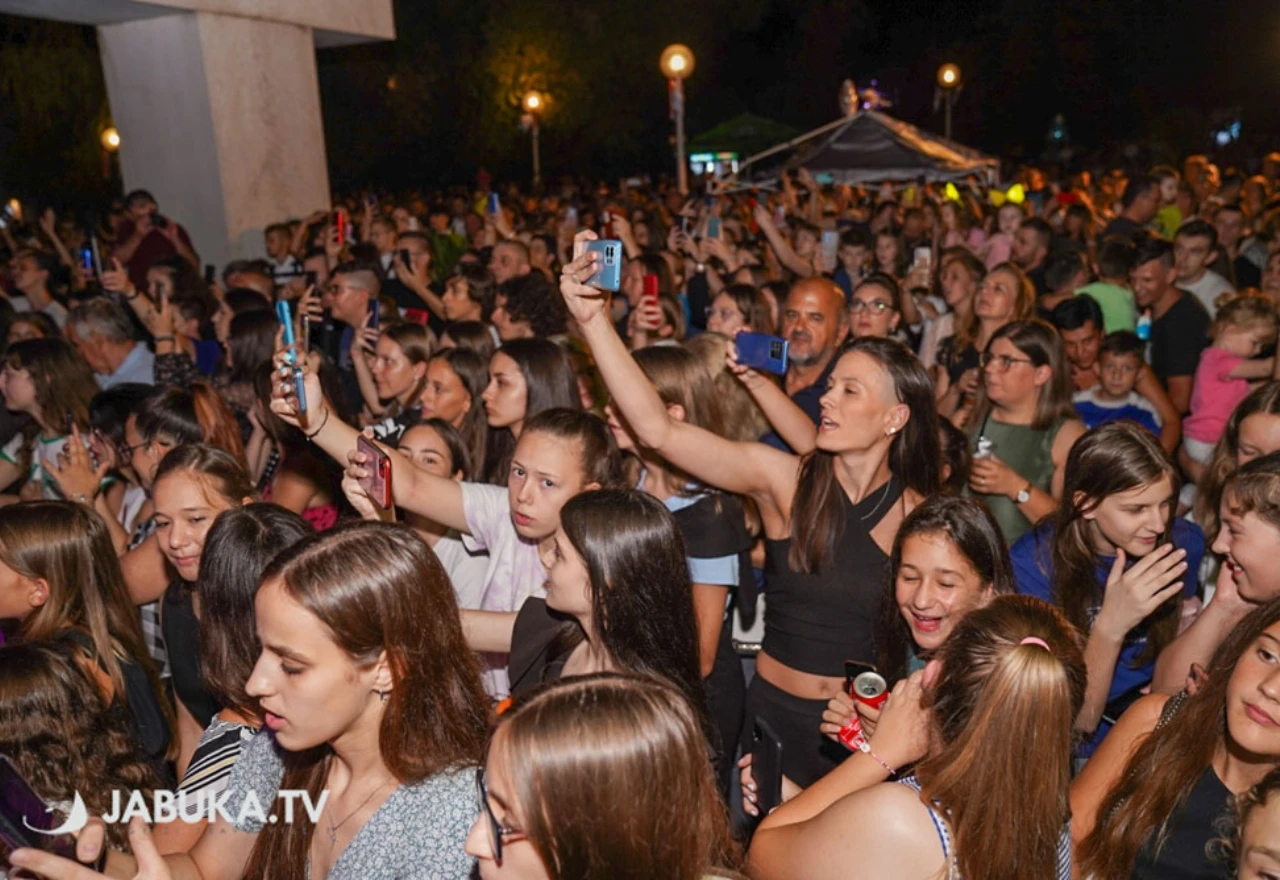 Ni kiša nije omela koncert Željka Bebeka: Noć za pamćenje 