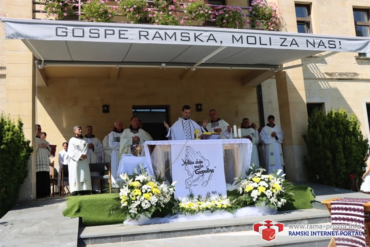 Na Šćitu svečano proslavljena Velika Gospa i Mlada misa fra Mile Belje