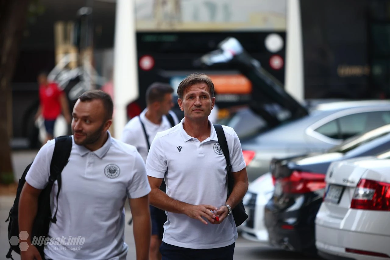 FOTO | Plemići stigli na stadion