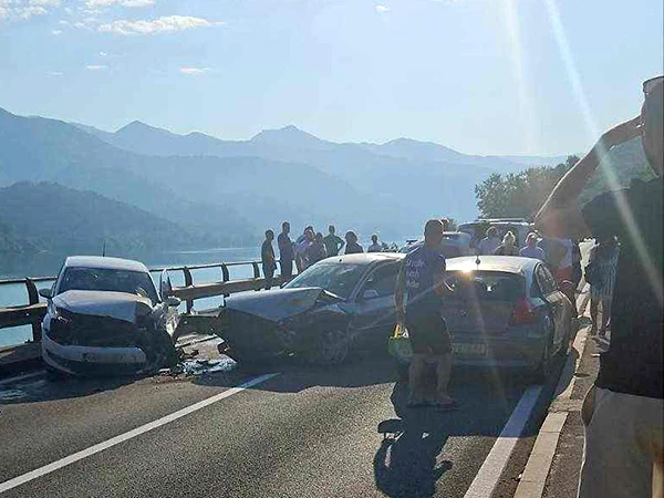 Šestero ozlijeđenih u sudaru tri vozila kraj Konjica