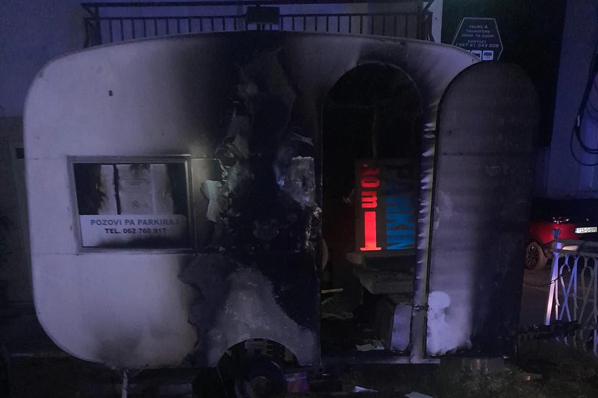 17 požara: Gorjela kamp prikolica i automobil u Mostaru