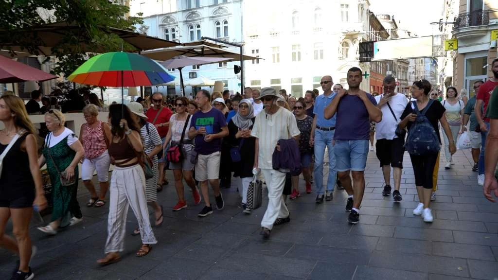 VIDEO | Sarajevo ovih dana 'preplavili' turisti iz regije i svijeta