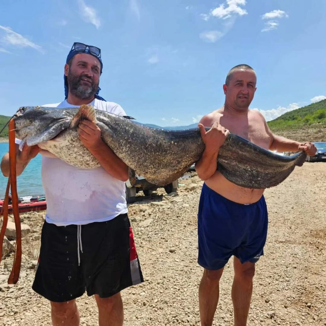 Bojan i Slaviša ulovili soma teškog 37,6 kilograma