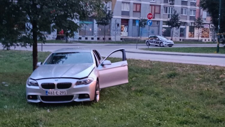 Sarajevo: Maloljetnik vozio BMW koji je udario pješakinje