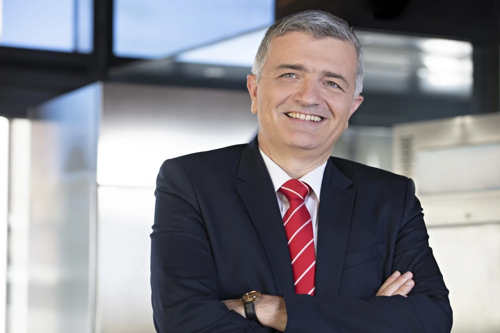 Nižu se rakcije na zahtjev za opozivom Srđana Mandića