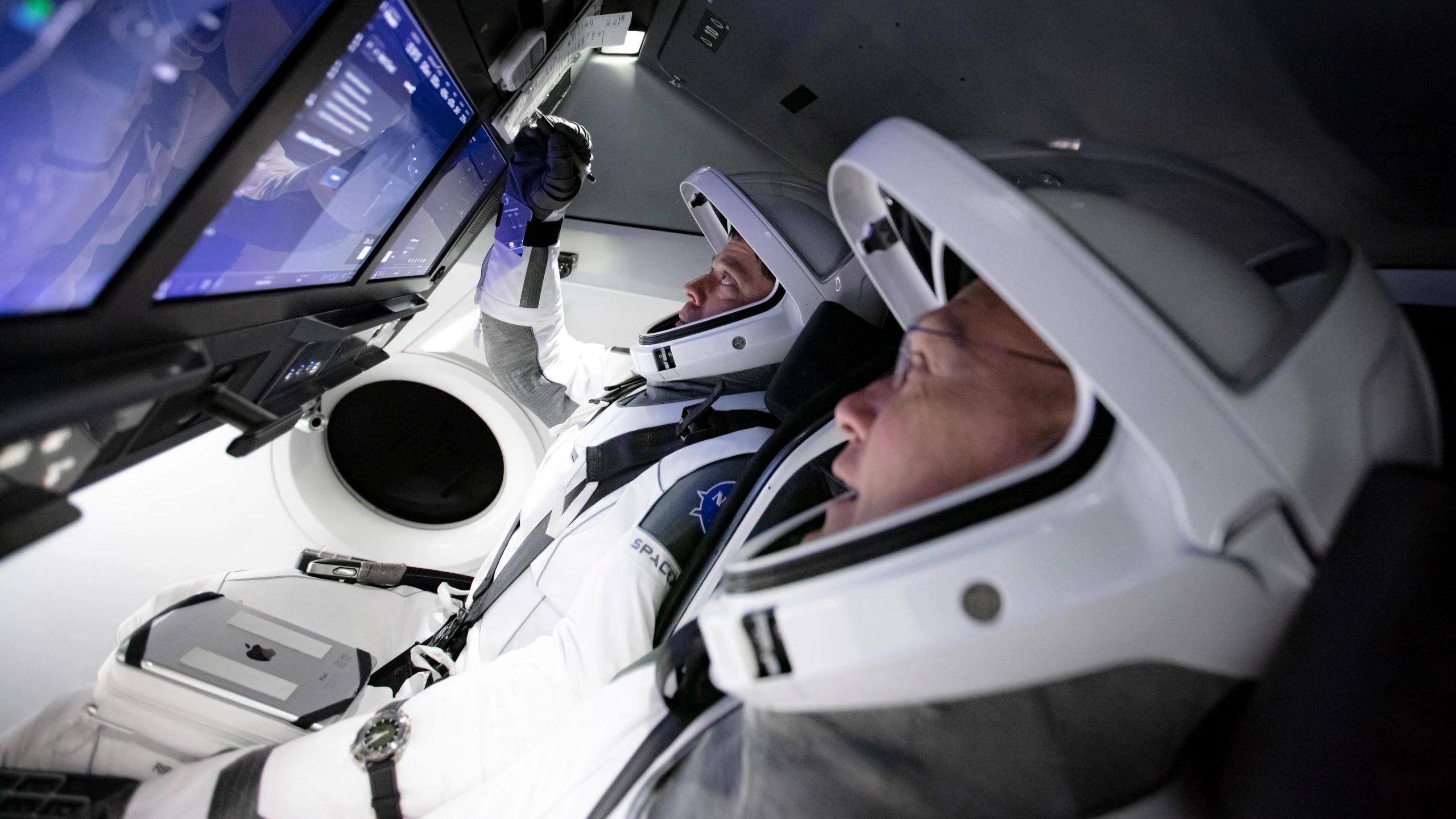 Istraživanje svemira: Astronaut na sigurnom, a robot odrađuje najgori dio posla