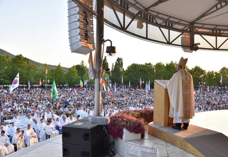 Međugorje: Nadbiskup Cavalli na Mladifestu pozvao mlade da s oduševljenjem žive današnjicu