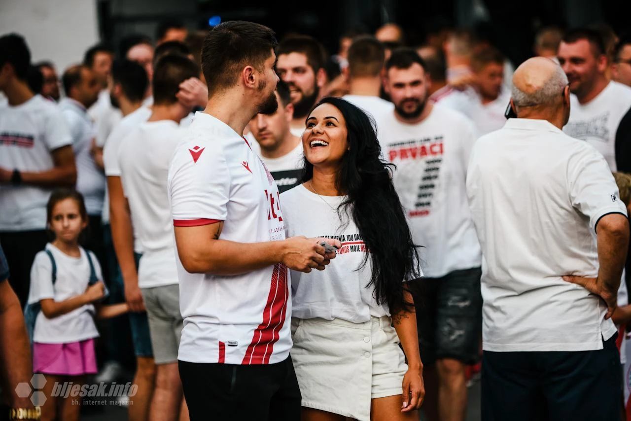 Bijela 'vojska' okupirala Mostar: Slovanu neće biti lako u grotlu pod Bijelim Brijegom