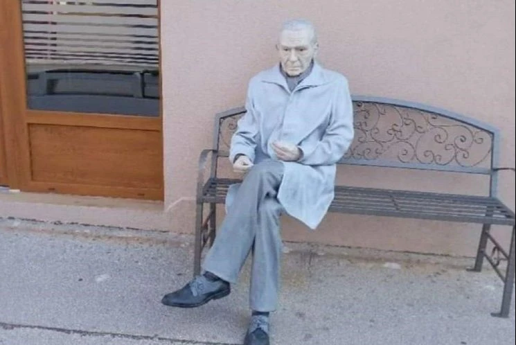 Opljačkanom Ivi Andriću vraćene naočale