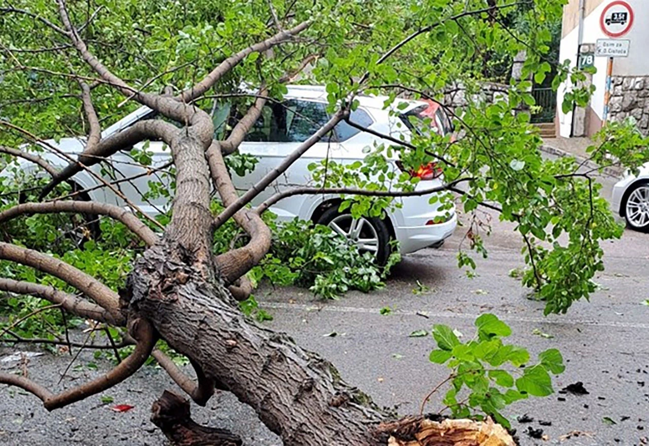 Olujno nevrijeme ponovno zahvatilo Hrvatsku, najavljeno i u BiH 