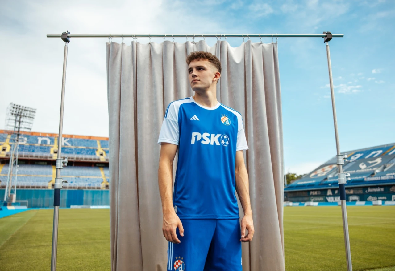 Dinamo predstavio novi dres: Neodoljivo podsjeća na onaj iz 90-tih