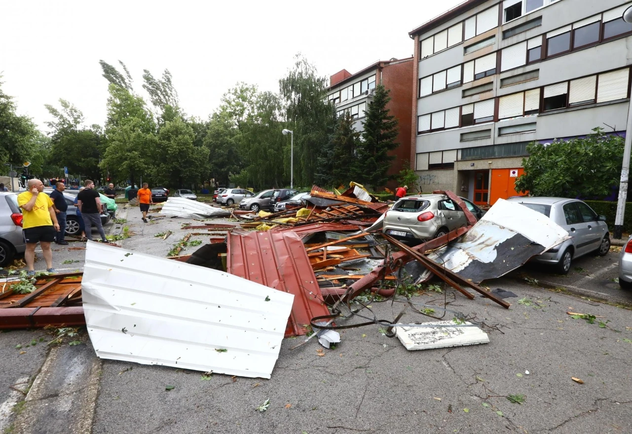 FOTO | VIDEO Olujno nevrijeme 'poharalo' Zagreb