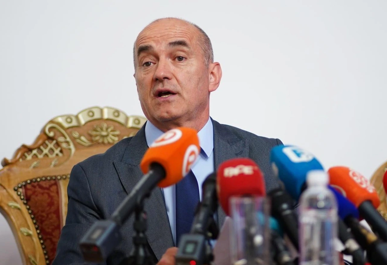 Rektor Škrijelj o studenticama: Univerzitet neće pokretati javni linč 