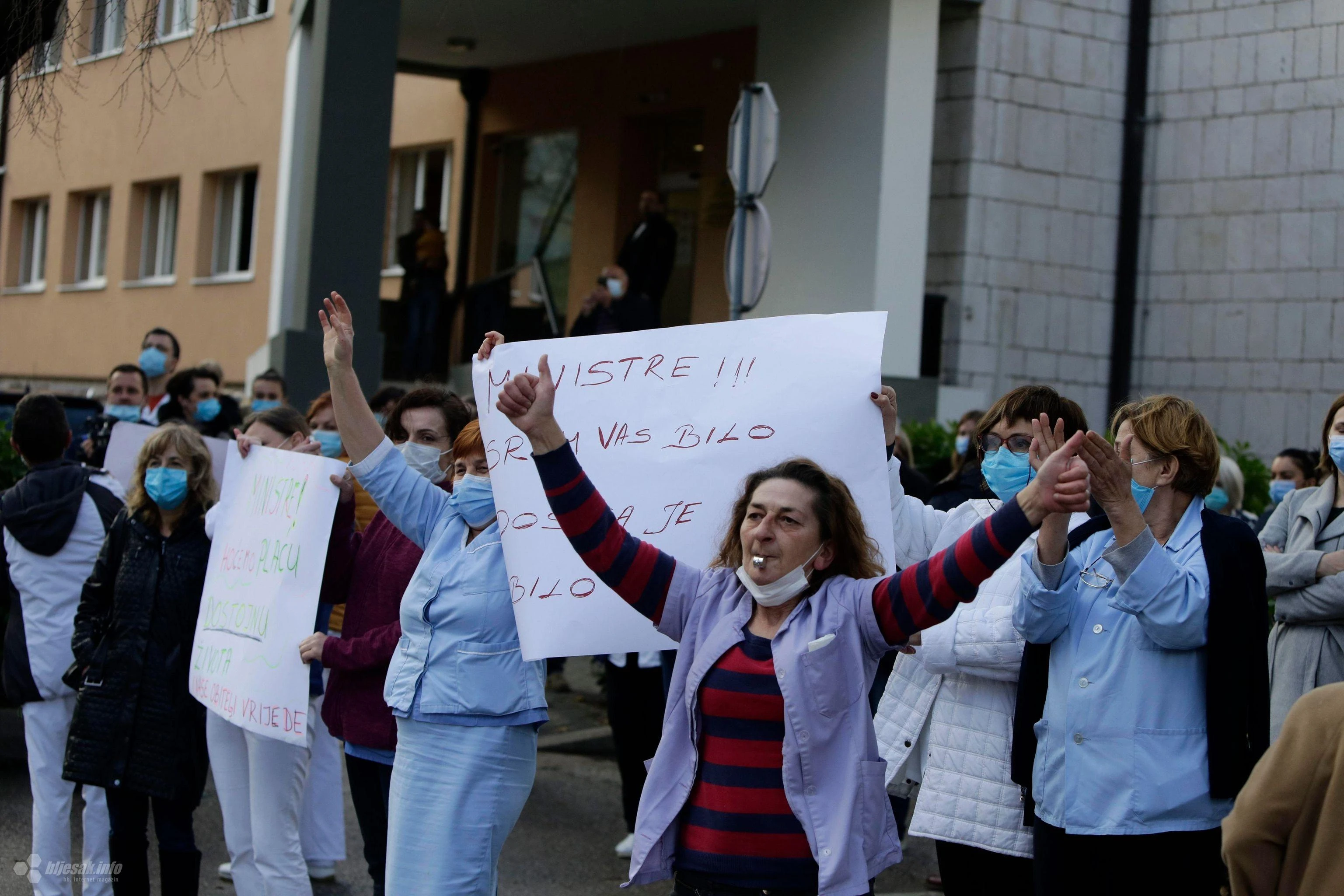 Mostar: Policija zdravstvenim djelatnicima brani prosvjedni skup, ali ne i šetnju