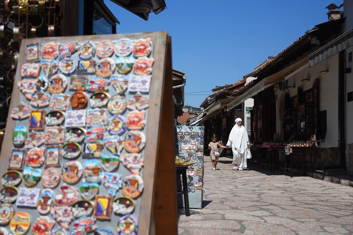 Unatoč vrućini turisti ''okupirali'' Sarajevo