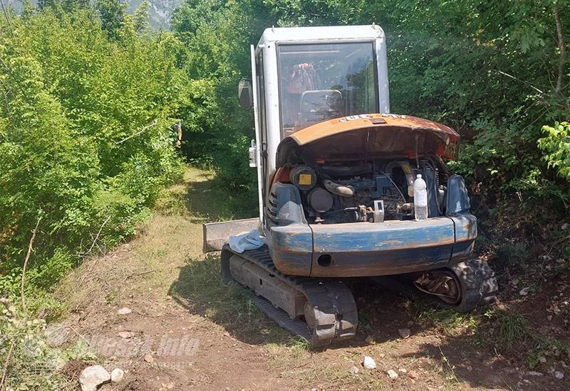 Kuti-Livač: Mještani tijelima spriječili probijanje nelegalnog puta prema kamenolomu