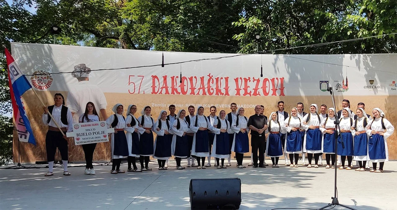 VIDEO | HKUD ''Bijelo Polje'' Mostar sudjelovalo na 57. Đakovačkim vezovima