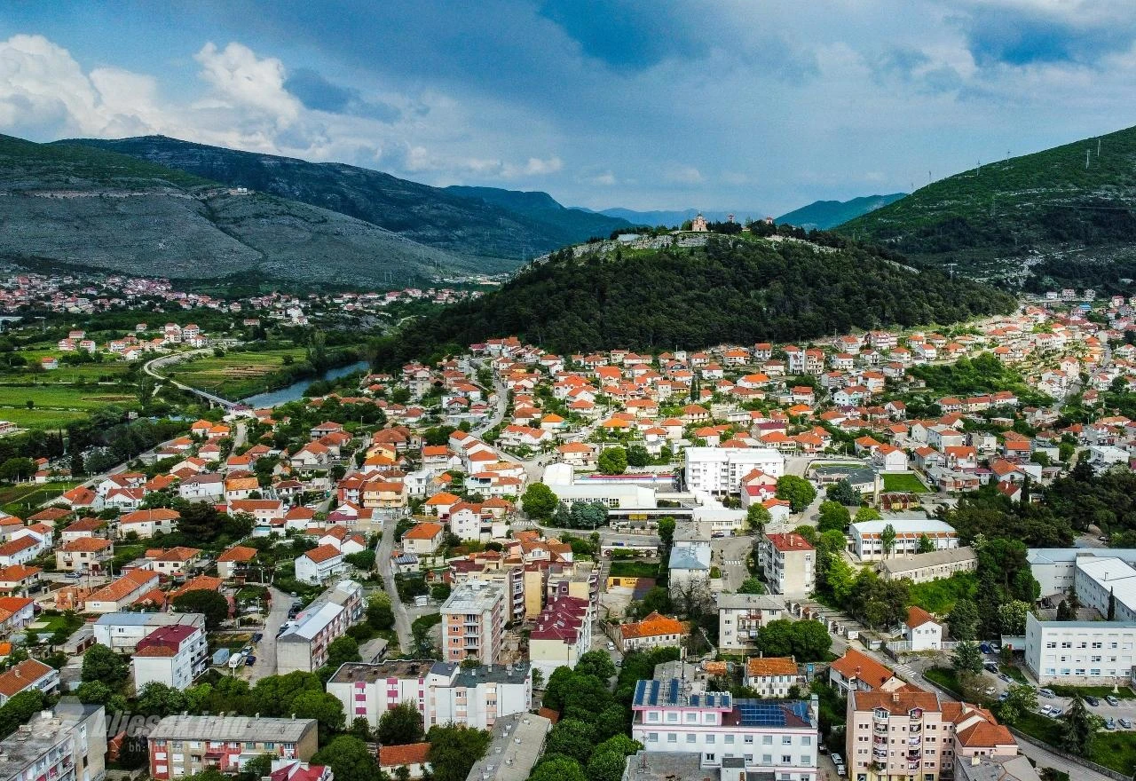 Trovanje u Hercegovini: Hospitalizirano osmero djece