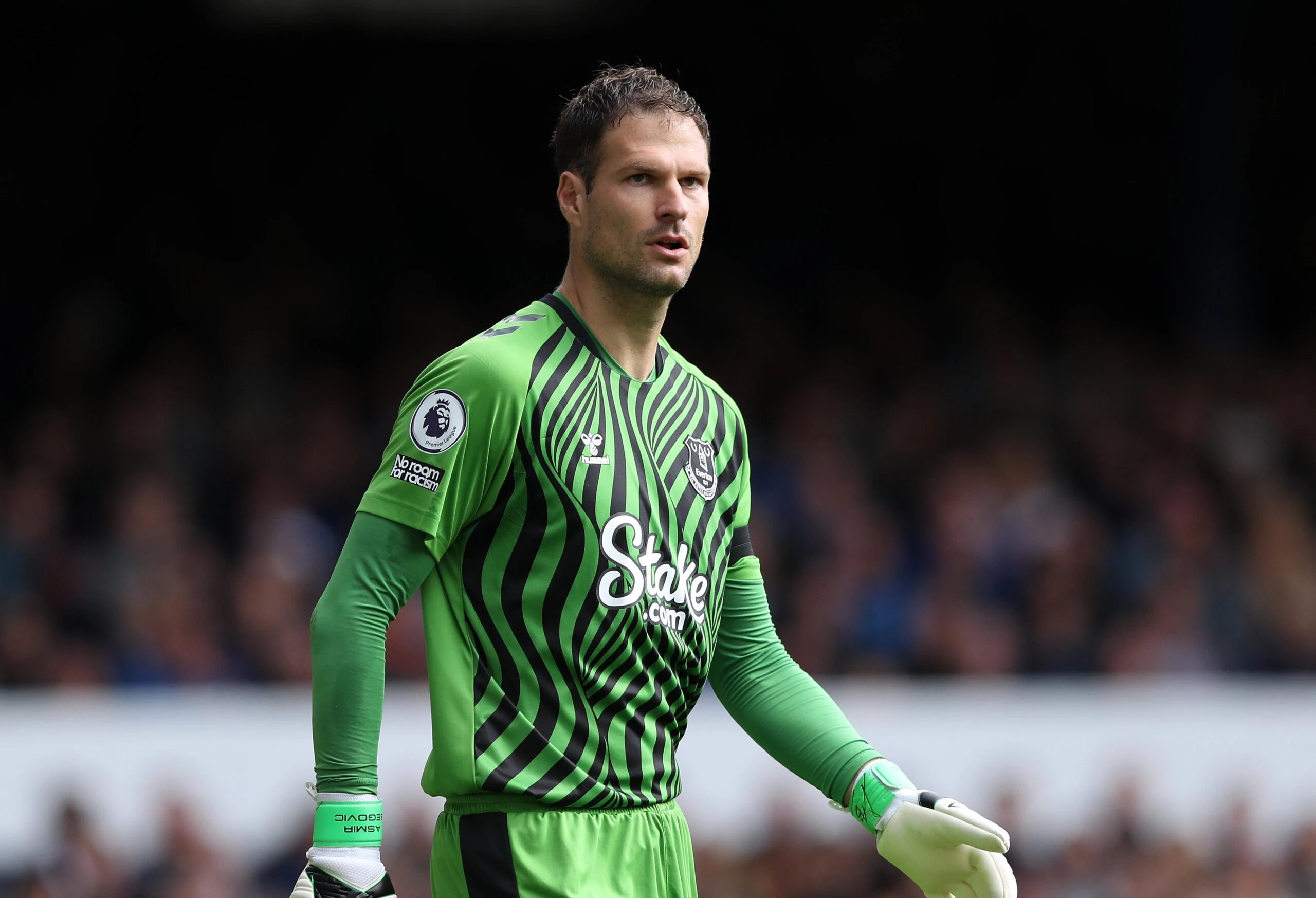 Queens Park Rangers želi dovesti Asmira Begovića 