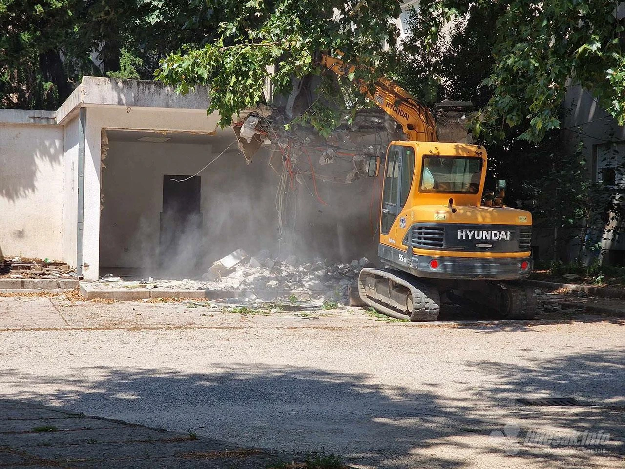 Rušenja u Mostaru - Zbogom garažama u Zagrebačkoj ulici