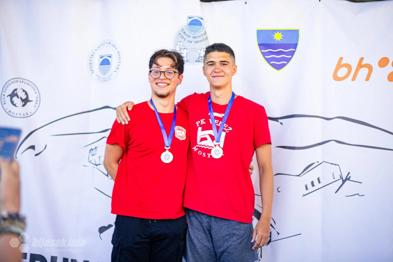 Mostar: Plivački klub "Velež" se okitio s 10 medalja