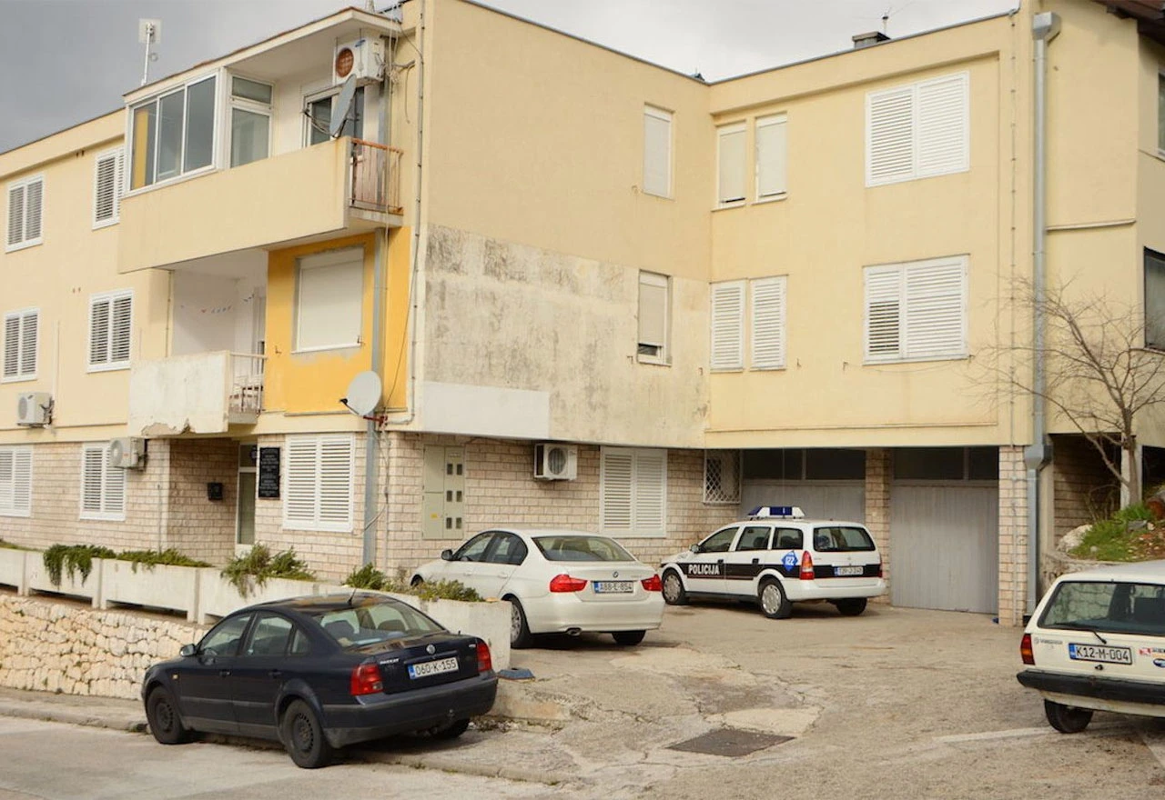 Zeničanin s recepcije hotela u Neumu ukrao mobitel i veći iznos novca