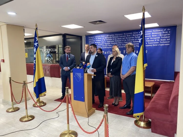 DF o sinoćnjim događanjima u Parlamentu FBiH: Pokušaj neustavnog imenovanja Vukoje