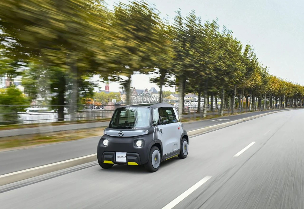Opel proizveo električni dvosjed koji mogu voziti 15-godišnjaci