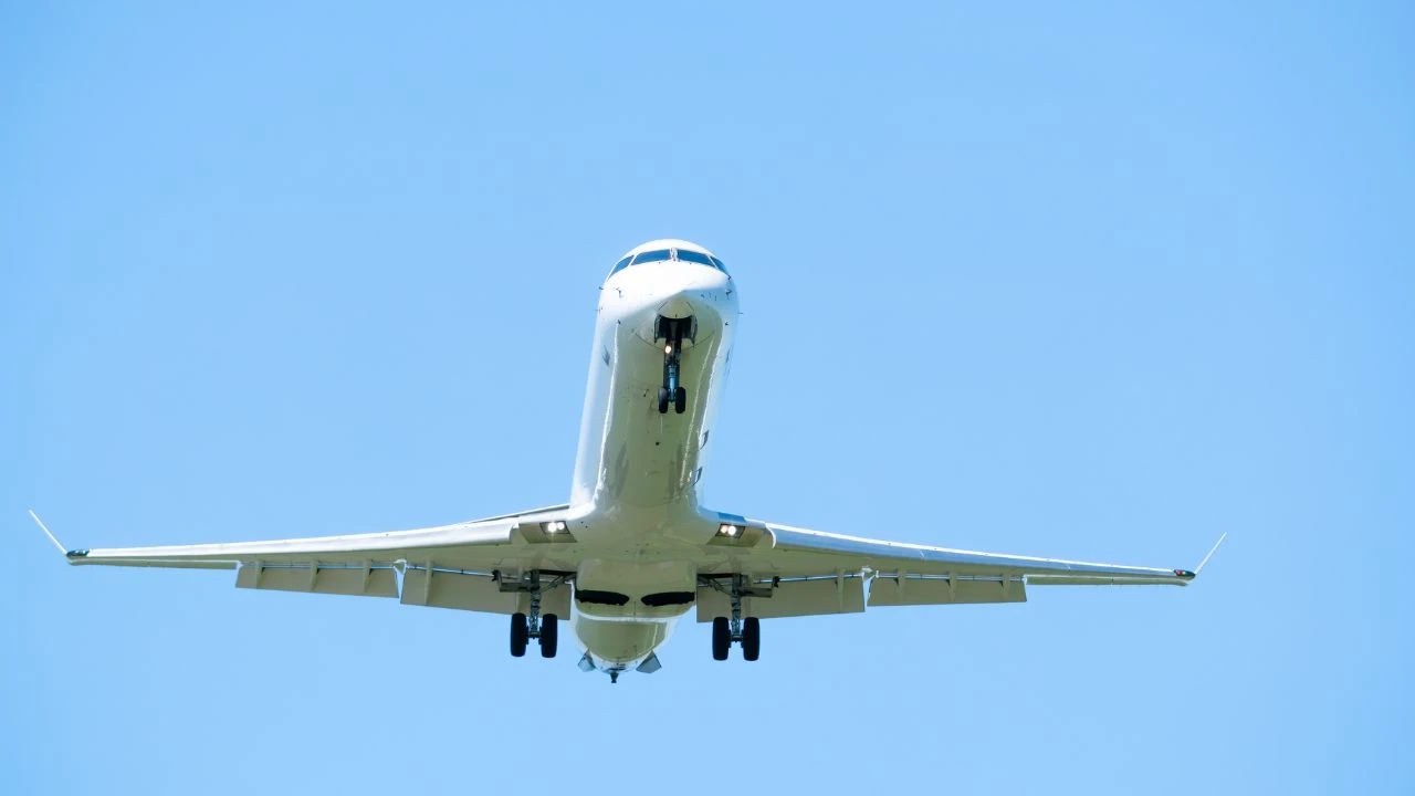 Prvi put od zatvaranja EU zračnog prostora: Ruski avion sletio na aerodrom u Bukureštu