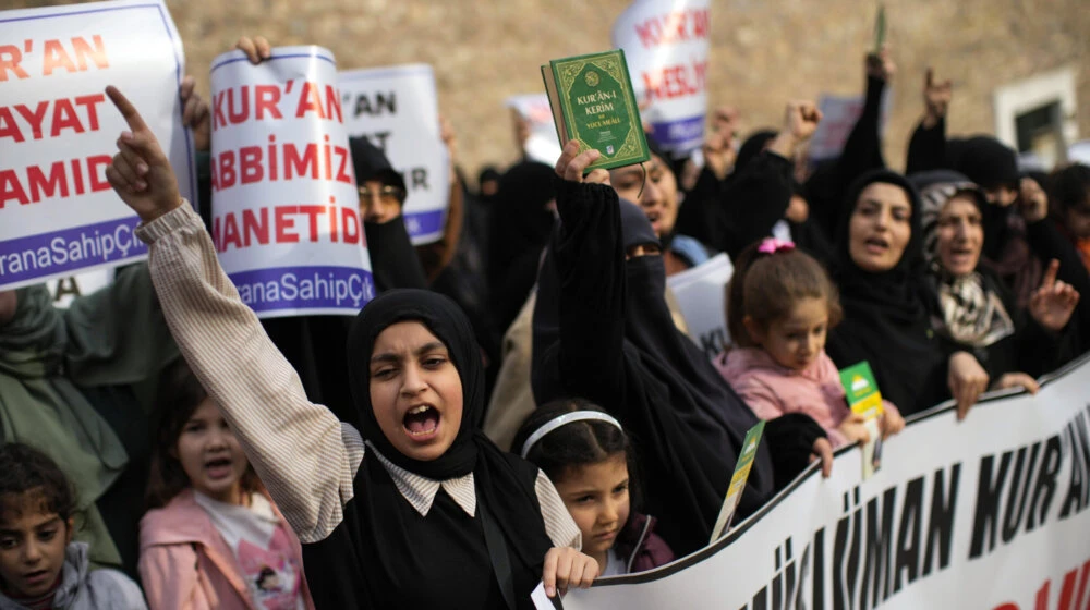 Erdogan: Naučit ćemo Zapad da vrijeđanje svetinja muslimana nije sloboda mišljenja