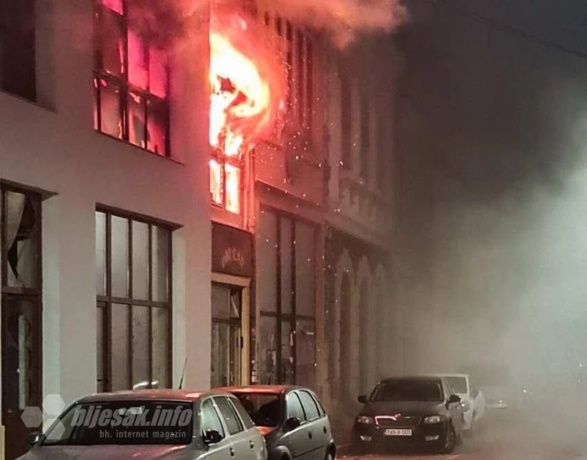 VIDEO | Sve ekipe na terenu: Požar u zgradi u Mostaru