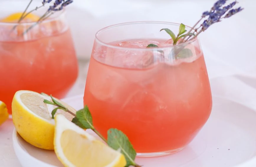 Recept za bezalkoholni koktel koji opušta i potiče miran san